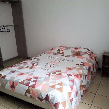 Appart Comme Chez Soi Pusignan Bagian luar foto