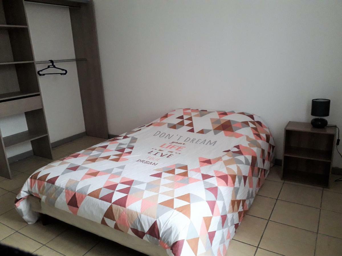 Appart Comme Chez Soi Pusignan Bagian luar foto