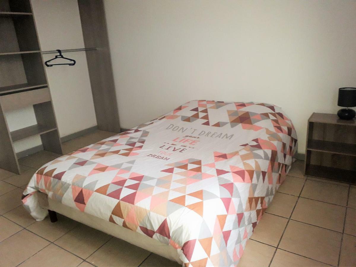 Appart Comme Chez Soi Pusignan Bagian luar foto